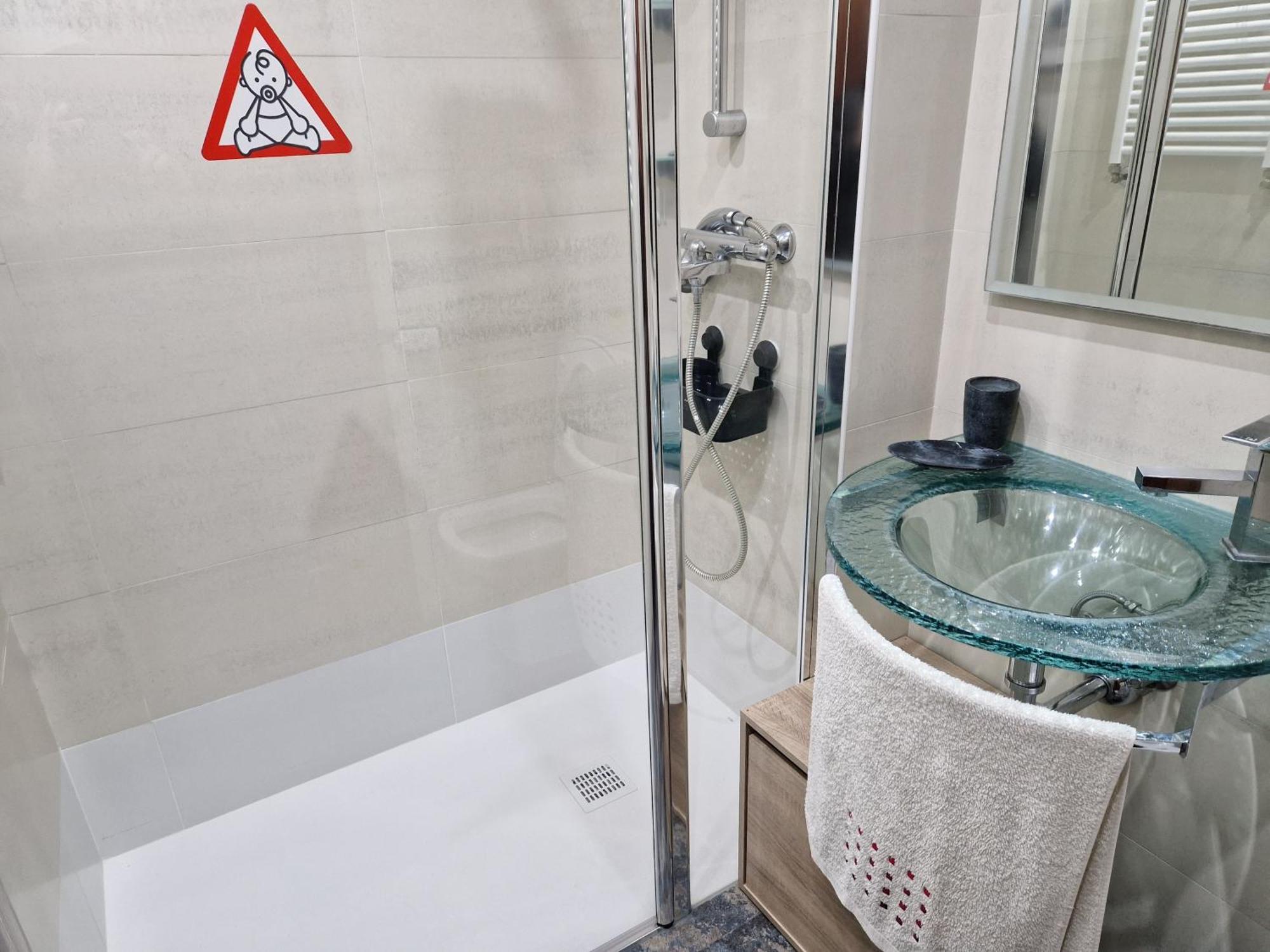 Apartamentos Zarautz Playa, con piscina y garaje Exterior foto
